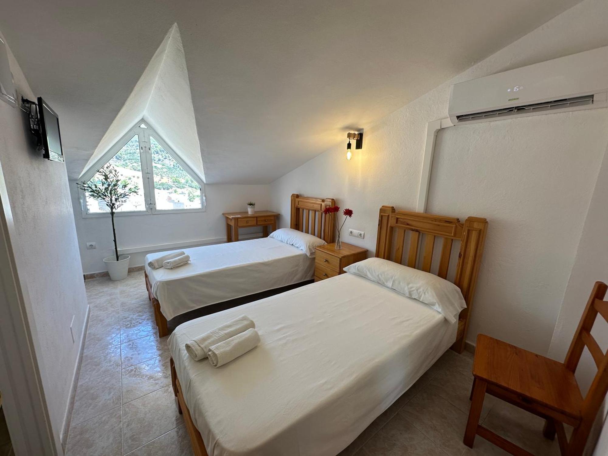 Hostal Sango Sierra De Las Nieves Alozaina Exterior photo