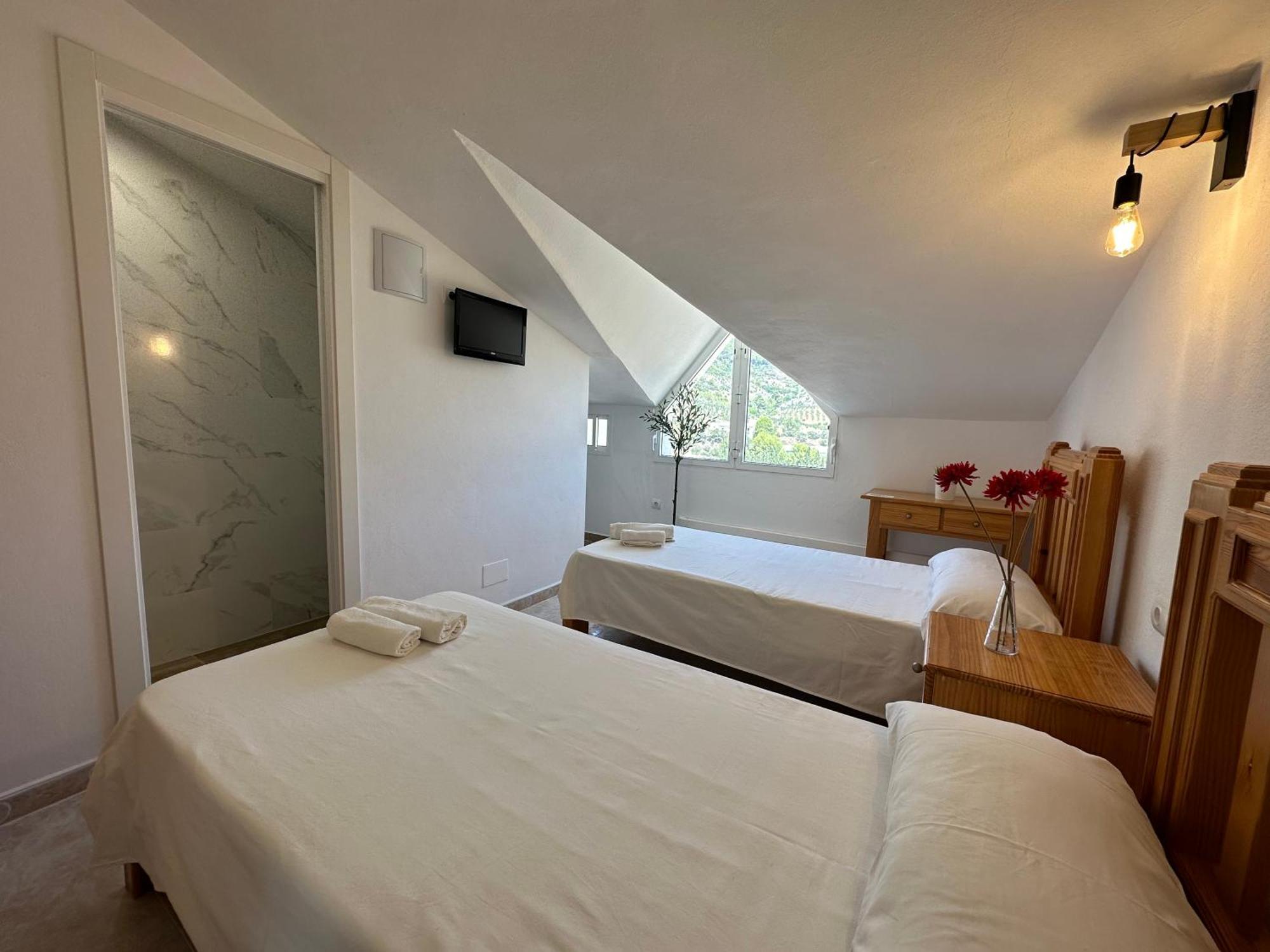 Hostal Sango Sierra De Las Nieves Alozaina Exterior photo