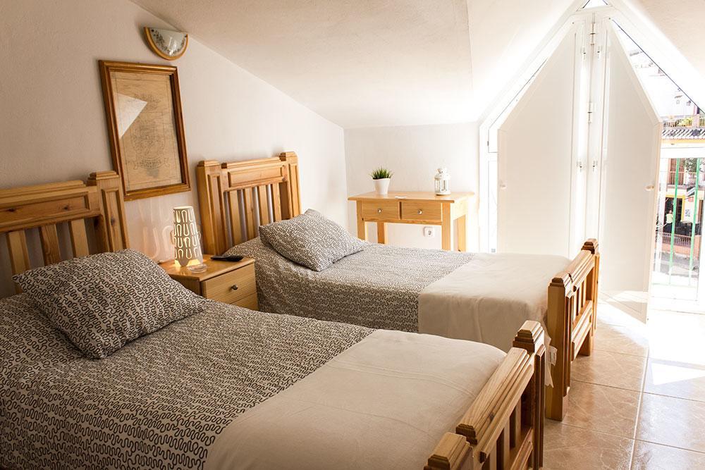 Hostal Sango Sierra De Las Nieves Alozaina Exterior photo